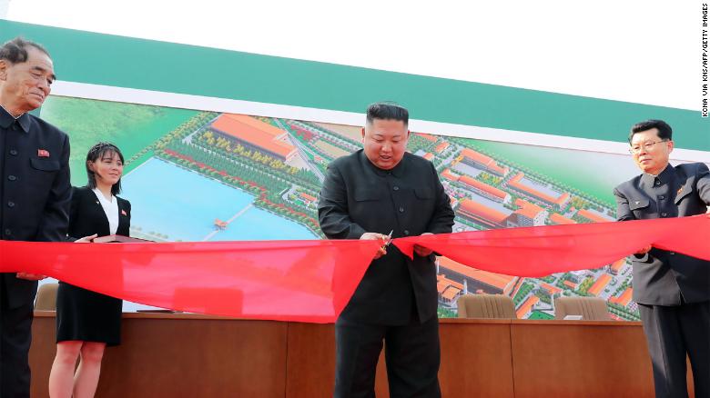 كوريا الشمالية تنشر صوراً لأحدث ظهور لكيم جونغ أون (صور)