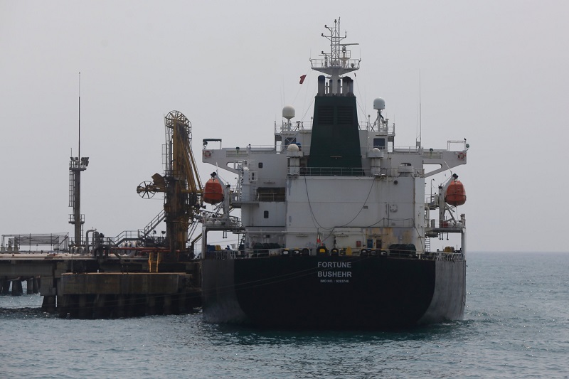 مسؤولون إيرانيون: إيران ستواصل شحنات الوقود إلى فنزويلا