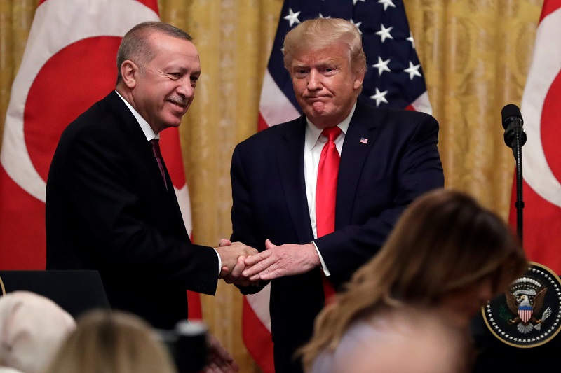صحيفة واشنطن بوست: علاقة ترامب الفاسدة مع أردوغان هي القصة الأكثر إثارة في كتاب بولتون