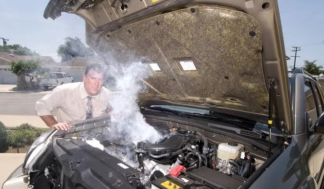 كيف يؤثر مكيف الهواء على أداء محرك سيارتك؟