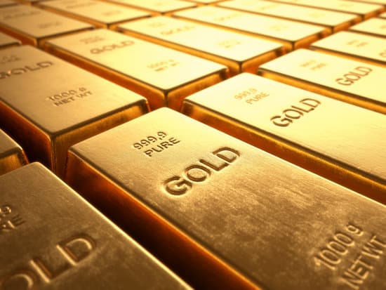 الذهب بصدد تحقيق أفضل شهر في 4 سنوات والفضة تتجه لمكسب شهري قياسي