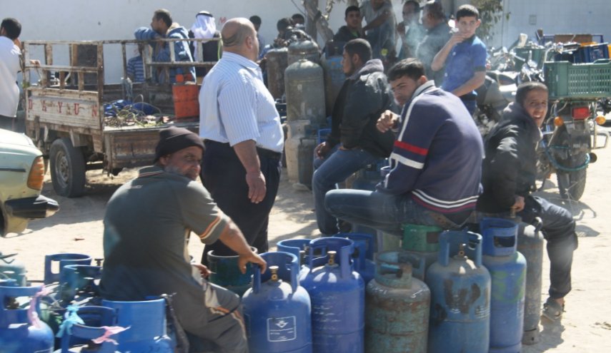 تأخر استلام أسطوانات الغاز في حماة وريفها وسعر الأسطوانة في السوق السوداء يصل لـ13 ألف ليرة