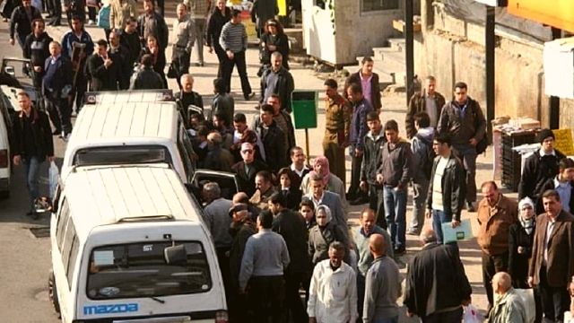 أزمة نقل حقيقية في دمشق: شوارع العاصمة وضواحيها خالية من السرافيس
