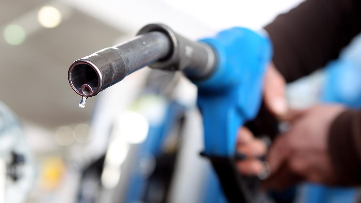 وزارة النفط تخفض كميات البنزين والمازوت الموزعة على المحافظات لهذا السبب .