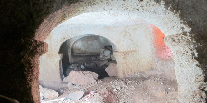اللاذقية: العثور على مدفن روماني أثناء حفريات لإشادة بناء بحي مارتقلا