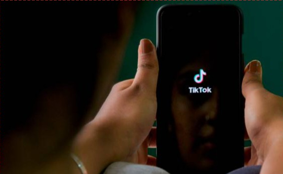 محكمة أمريكية ترفض طعن وزارة العدل على رفع الحظر عن “تيك توك”