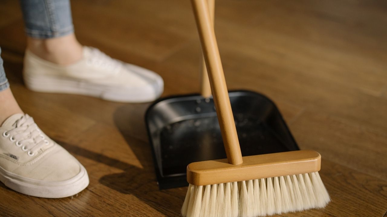 خبراء صحة: تنظيف المنزل يحرق سعرات حرارية بقدر ممارسة التمارين الرياضية