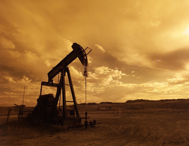 أوبك تتوقع تحول سوق النفط إلى تسجيل فائض بداية من الشهر المقبل