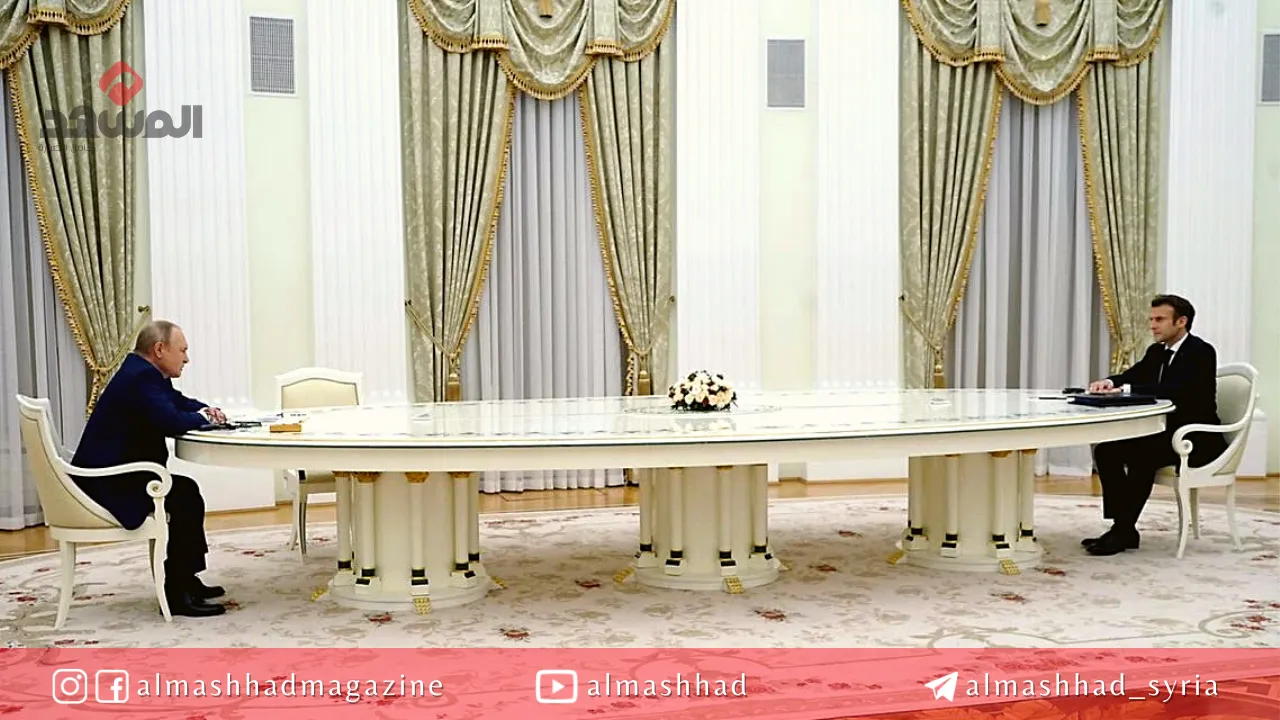 سر الطاولة الطويلة ينكشف.. ما الأمر الذي رفضه ماكرون قبل لقاء بوتين