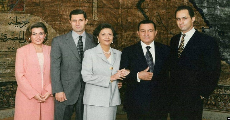 أسرة مبارك تتسلم مبلغاً كبيراً من الاتحاد الأوروبي بعد صدور حكم أوروبي برفع التجميد عن أموالها (تغريدة)