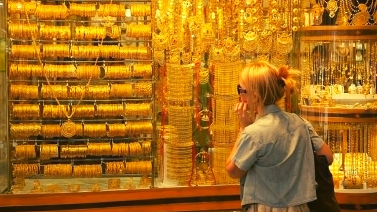 الذهب ينخفض 4 آلاف ليرة في السوق المحلية