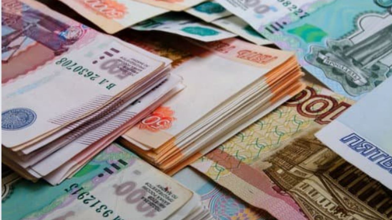 العملة الروسية تعزز مواقعها .. اليورو دون مستوى 62 روبل لأول مرة منذ 2017