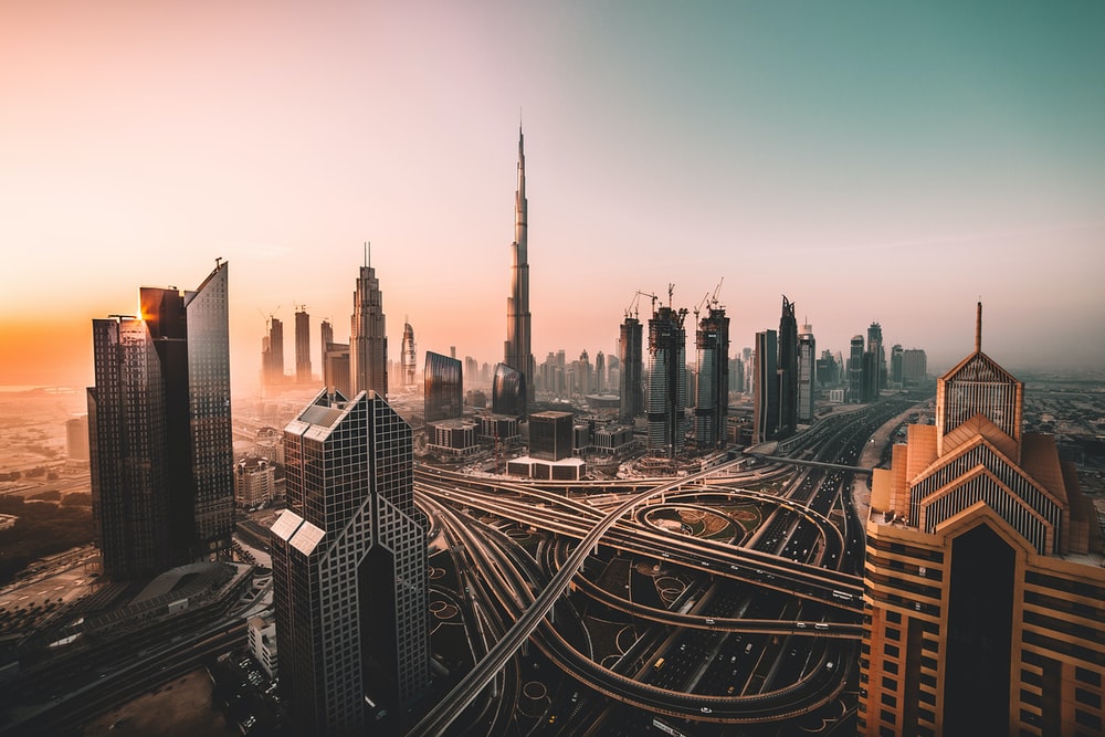 الإمارات: نظام العمل 4 أيام أسبوعياً حقق نتائج واعدة