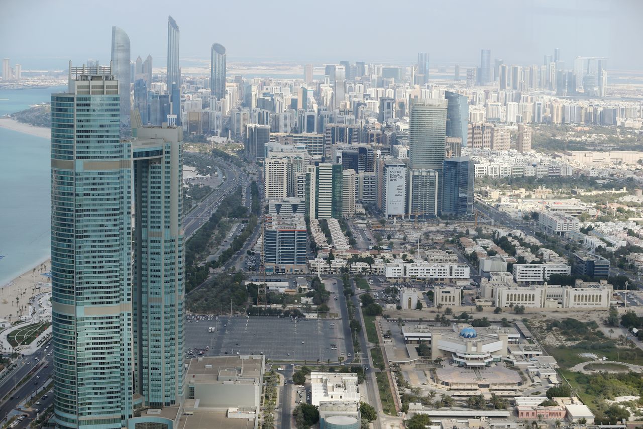 الإمارات تقر "إجازة تفرغ" للمواطنين العاملين في الدولة لإدارة أعمالهم الحرة