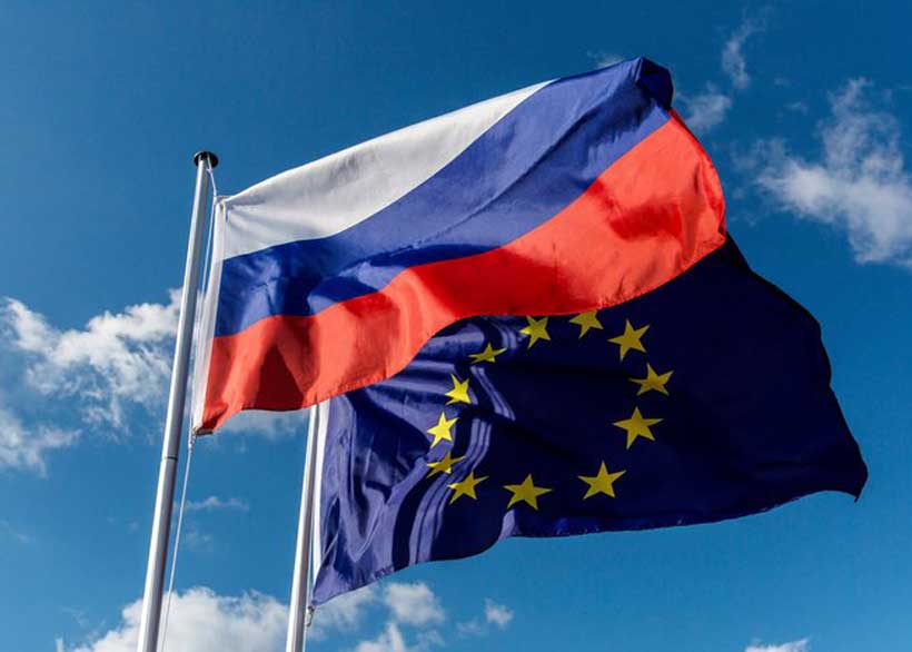 الاتحاد الأوروبي يخطط لإلغاء تجميد بعض موارد البنوك الروسية للسماح بتجارة المواد الغذائية