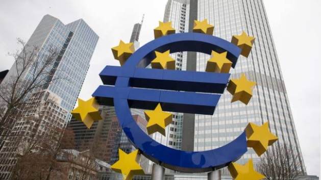 لأول مرة منذ 11 عاماً .. البنك المركزي الأوروبي يرفع الفائدة نصف نقطة مئوية