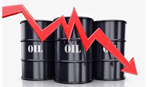 هبوط أسعار النفط ثلاثة بالمئة إلى أدنى مستوى