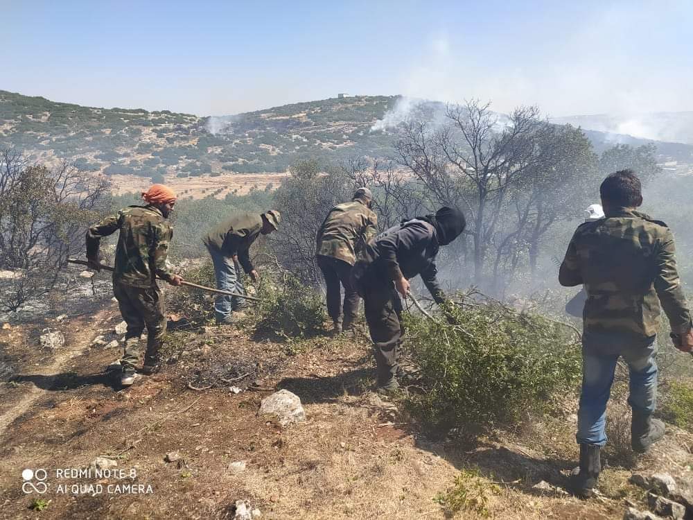 تدخل فرق إطفاء في حماة وطرطوس واللاذقية وحمص لمنع حرائق مصياف من الانتشار