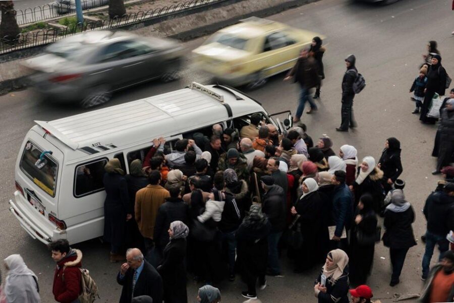 إحالة سائقي سرافيس إلى القضاء بسبب الـ GPS ومحافظة دمشق تحذر"لا تتلاعبوا بالأجهزة"