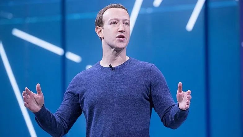 مالك فيسبوك يعلنها بشكل رسمي: علامة التوثيق الزرقاء لم تعد مجانية