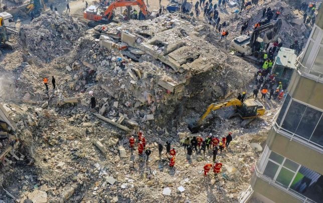 البنك الدولي: زلزالا تركيا تسببا في أضرار بقيمة 34,2 مليار دولار وإعادة الإعمار قد تكلف أكثر بكثير