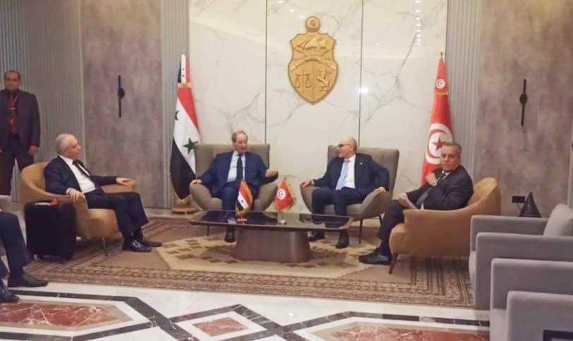 الوزير المقداد يبدأ زيارة رسمية إلى تونس لبحث سبل تعزيز العلاقات بين البلدين