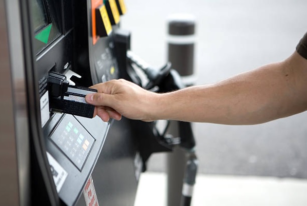 6 محطات وقود حكومية إضافية تتيح دفع ثمن المحروقات إلكترونياً